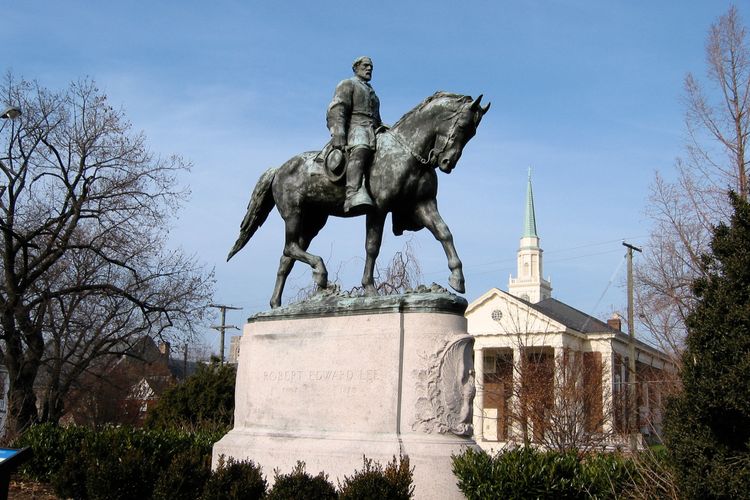 Virginia judge rules that two Confederate statues in Charlottesville are war memorials