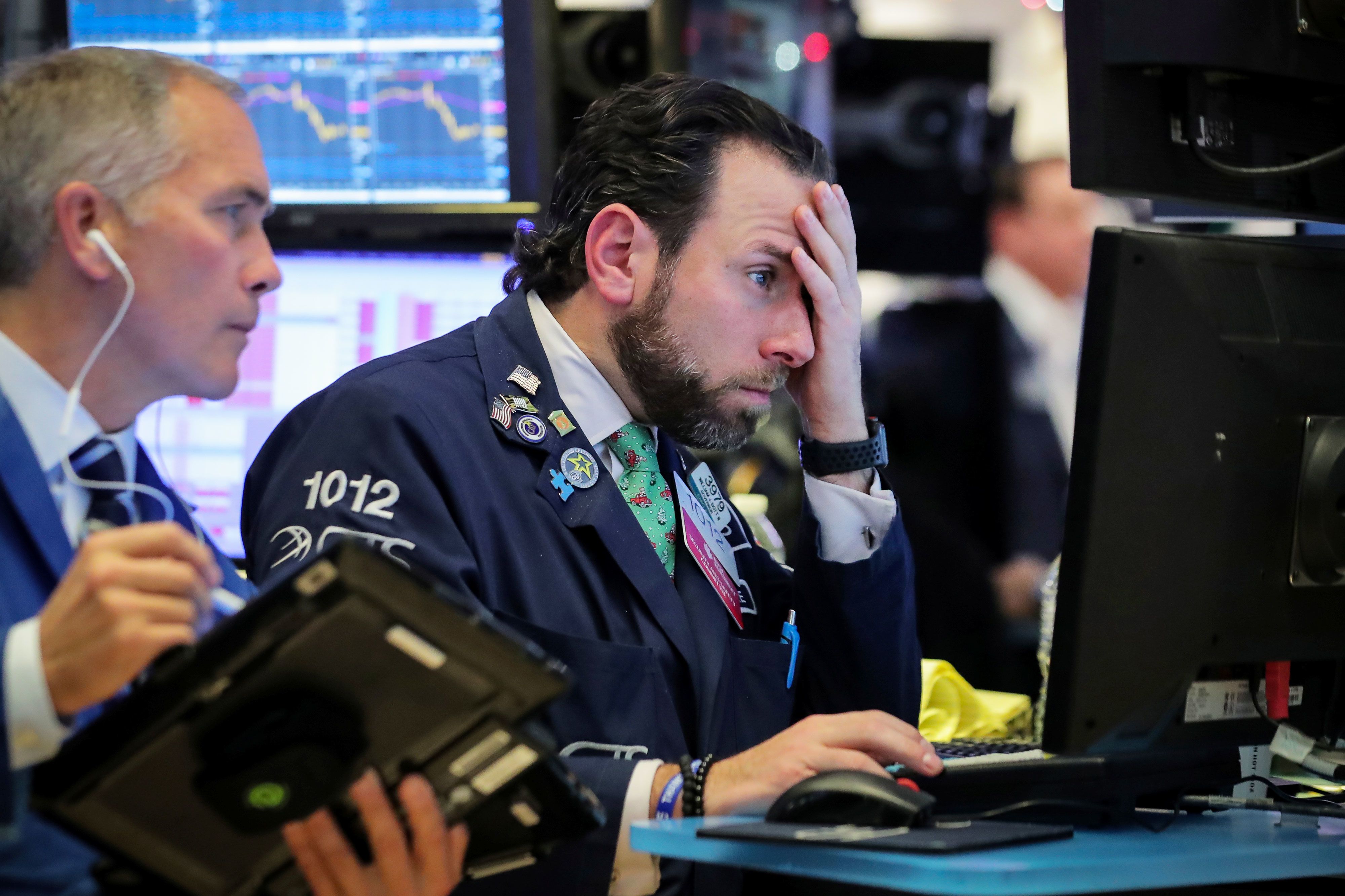 Wall Street monitors intensifying global growth fears