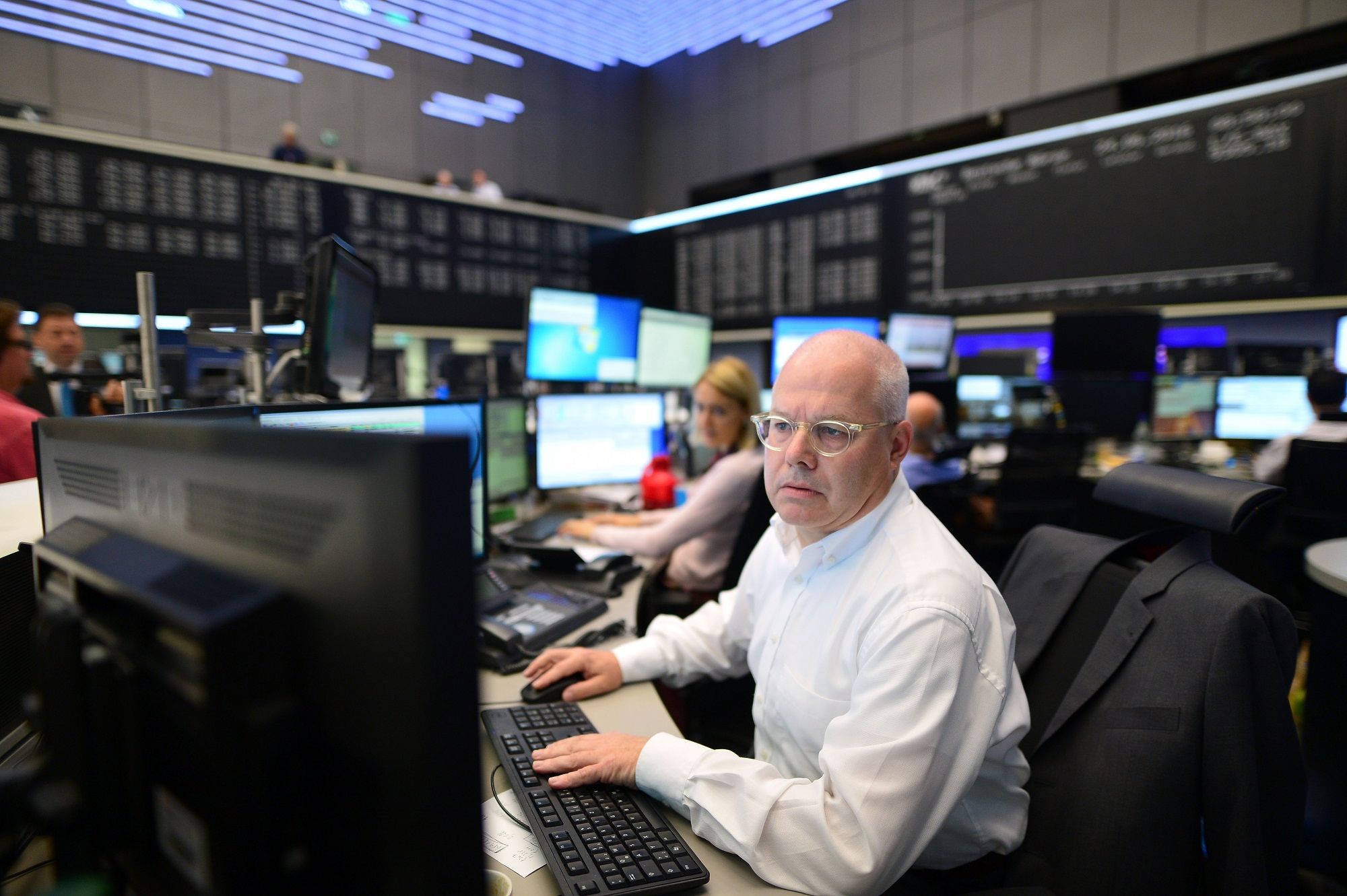 European markets set for solid gains as US jobs report looms