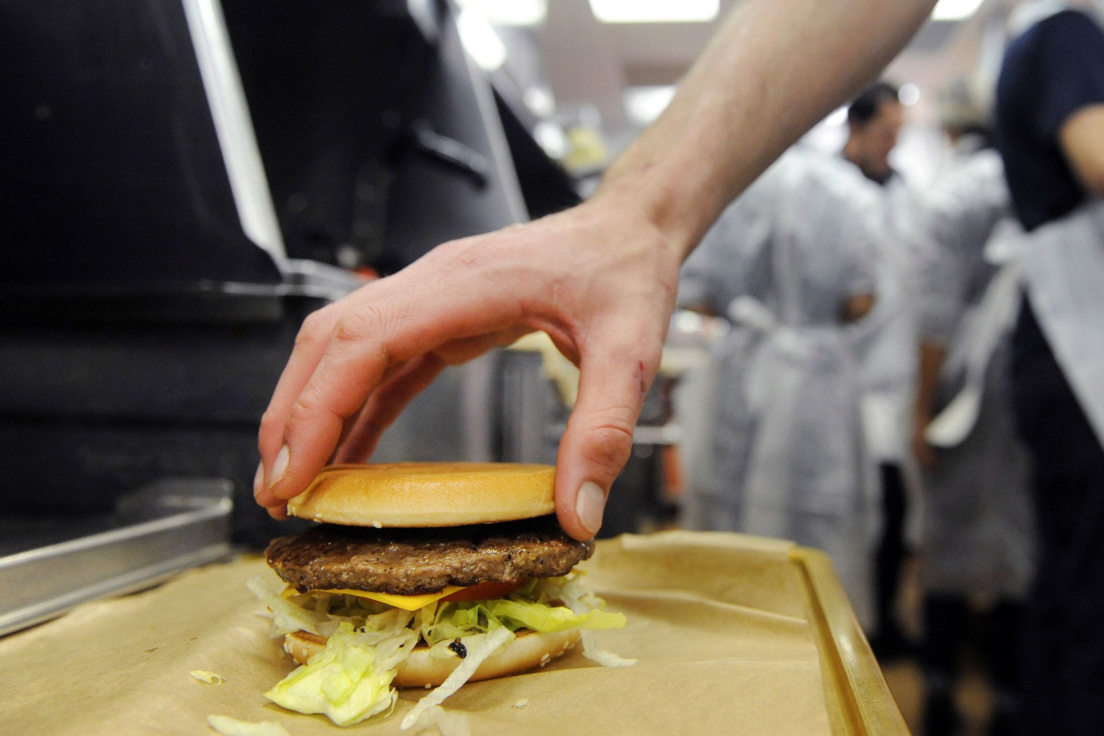 Fresh beef helps McDonald's gain market share for first time in 5 years