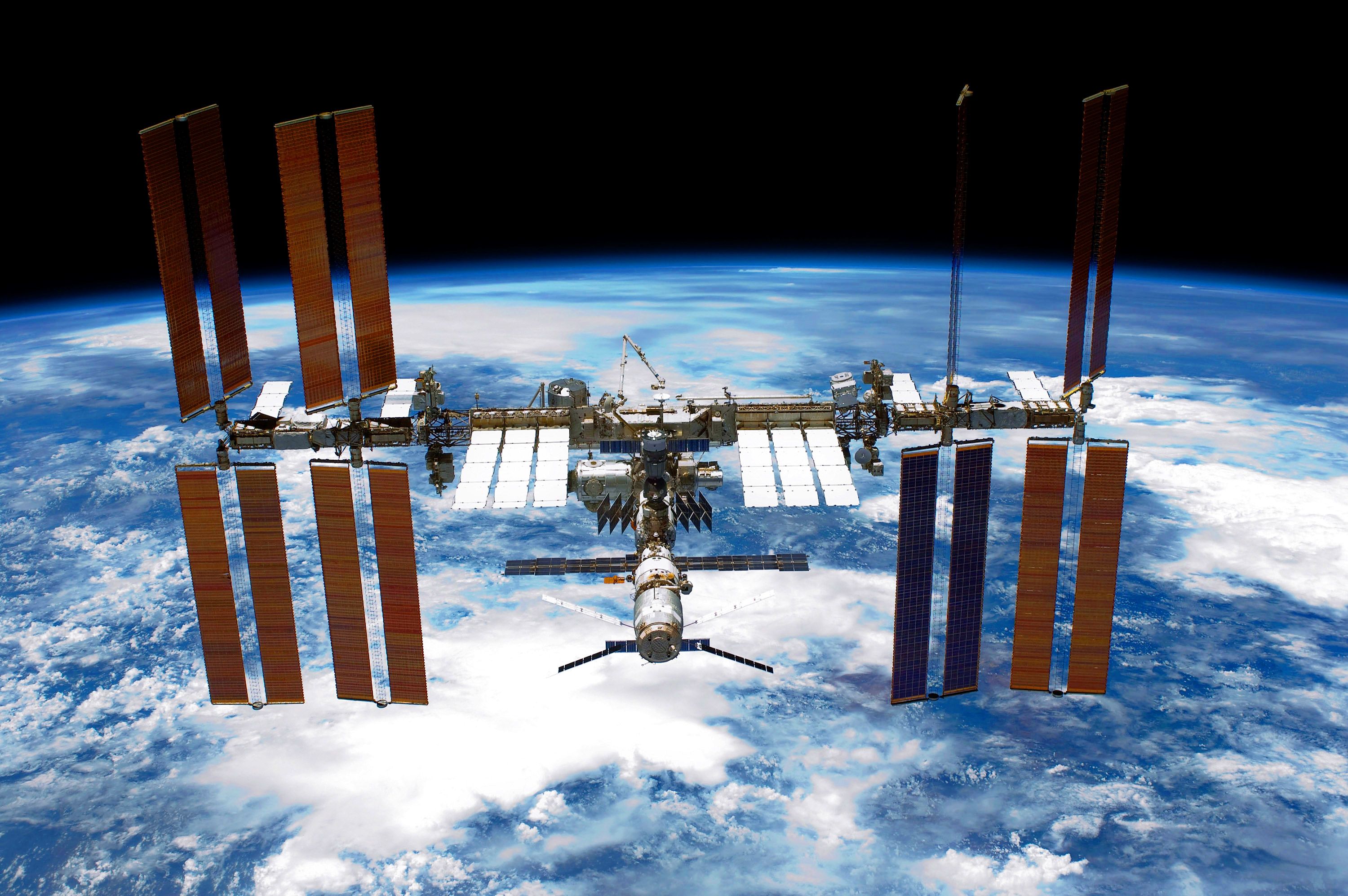 NASA opens ISS to businesses with SpaceX and Boeing private astronauts