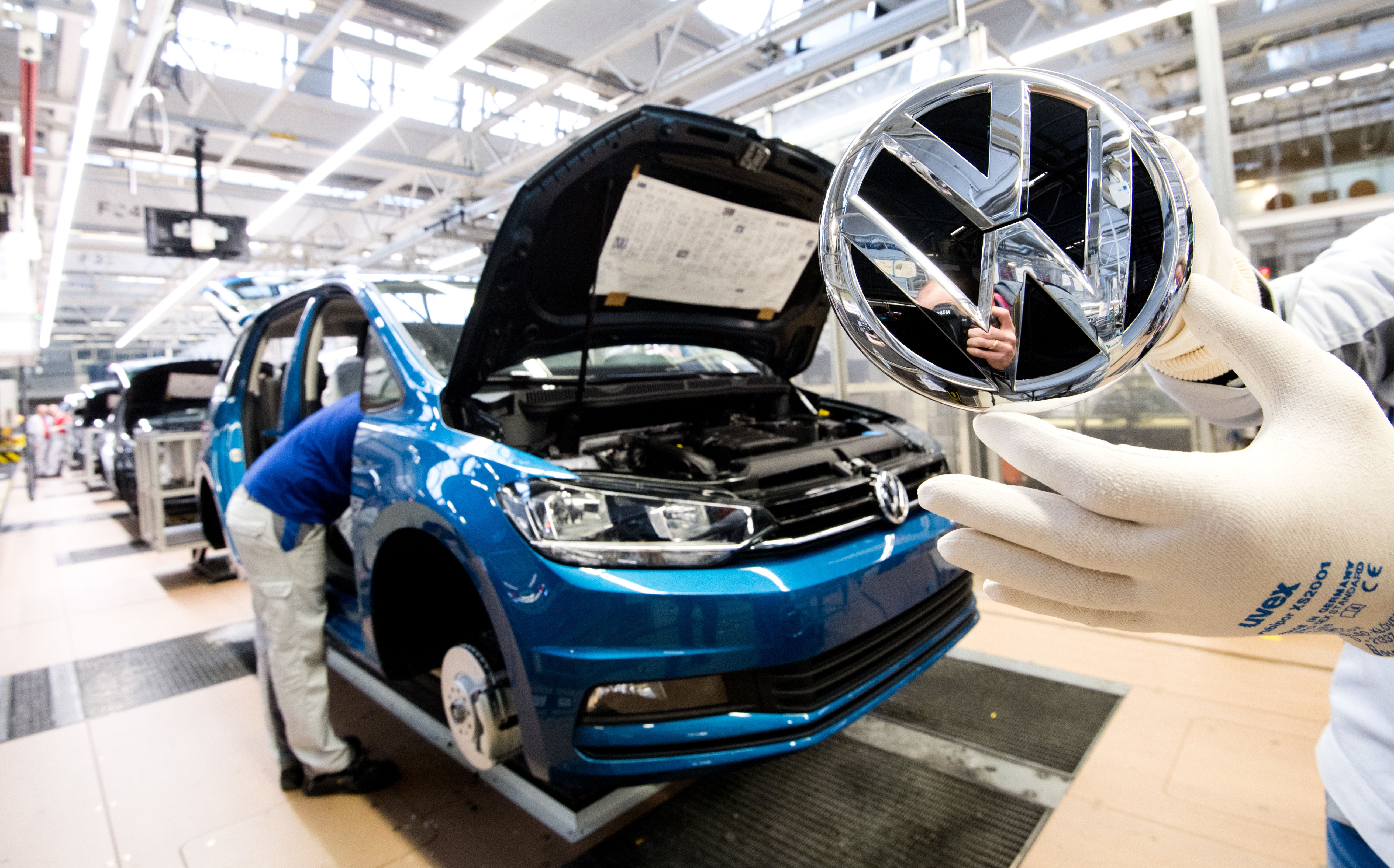 Volkswagen calls off self-driving partnership with Aurora