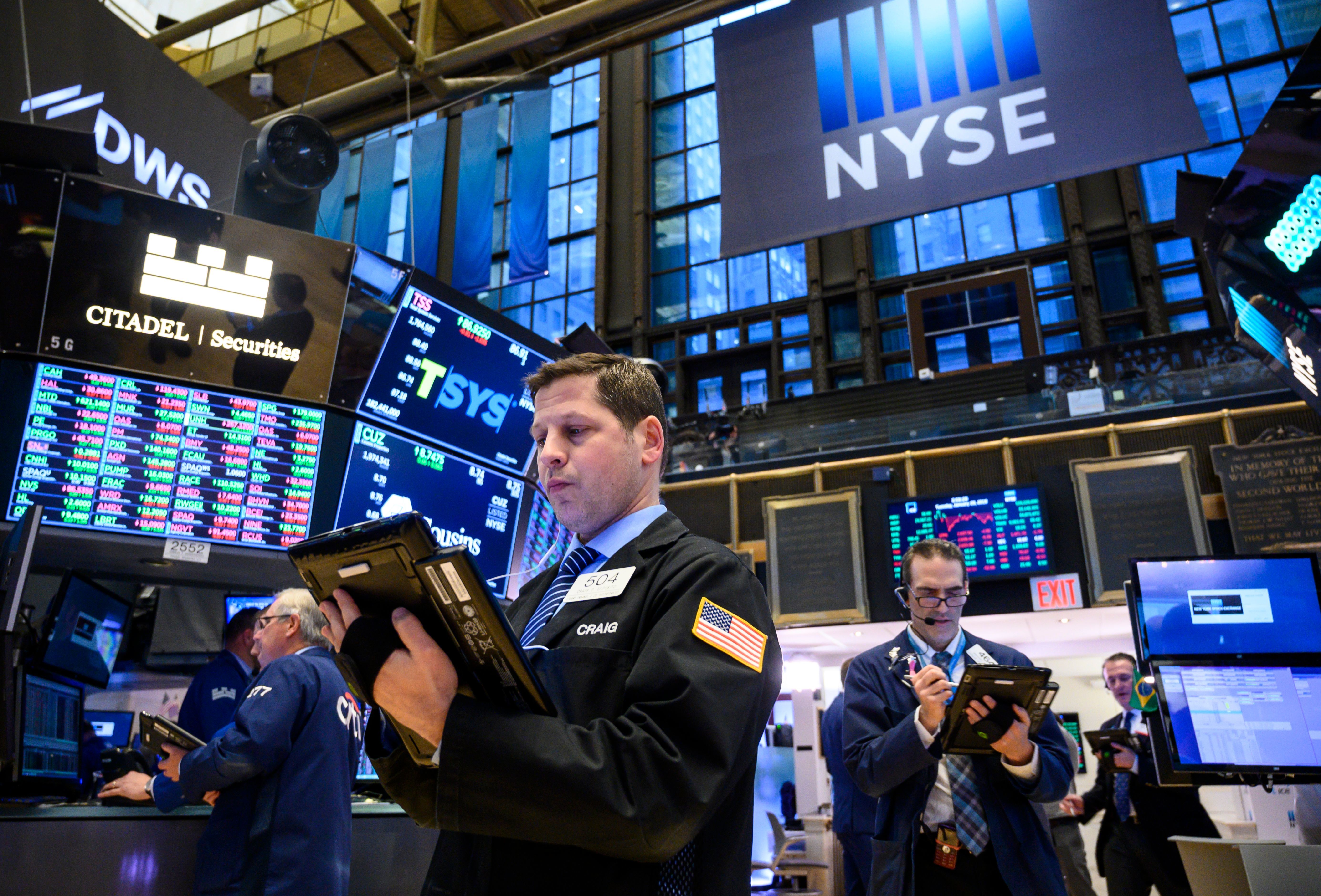 Wall Street monitors trade and growth concerns