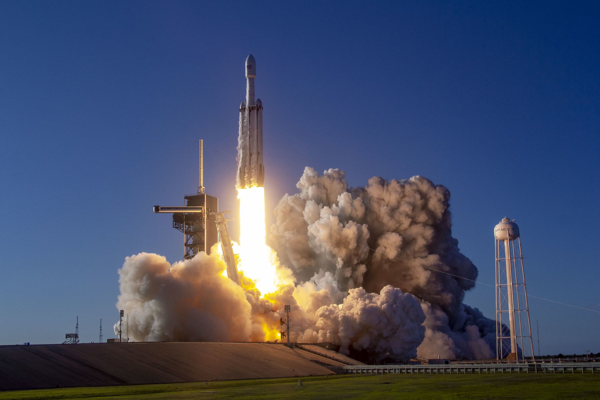 Watch Falcon Heavy launch complex Air Force mission