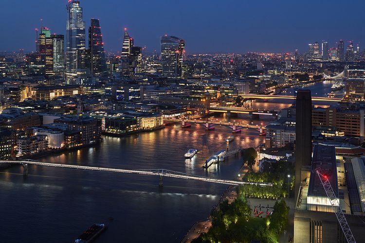 It’s lit: Leo Villareal illuminates four London bridges for world’s longest work of art