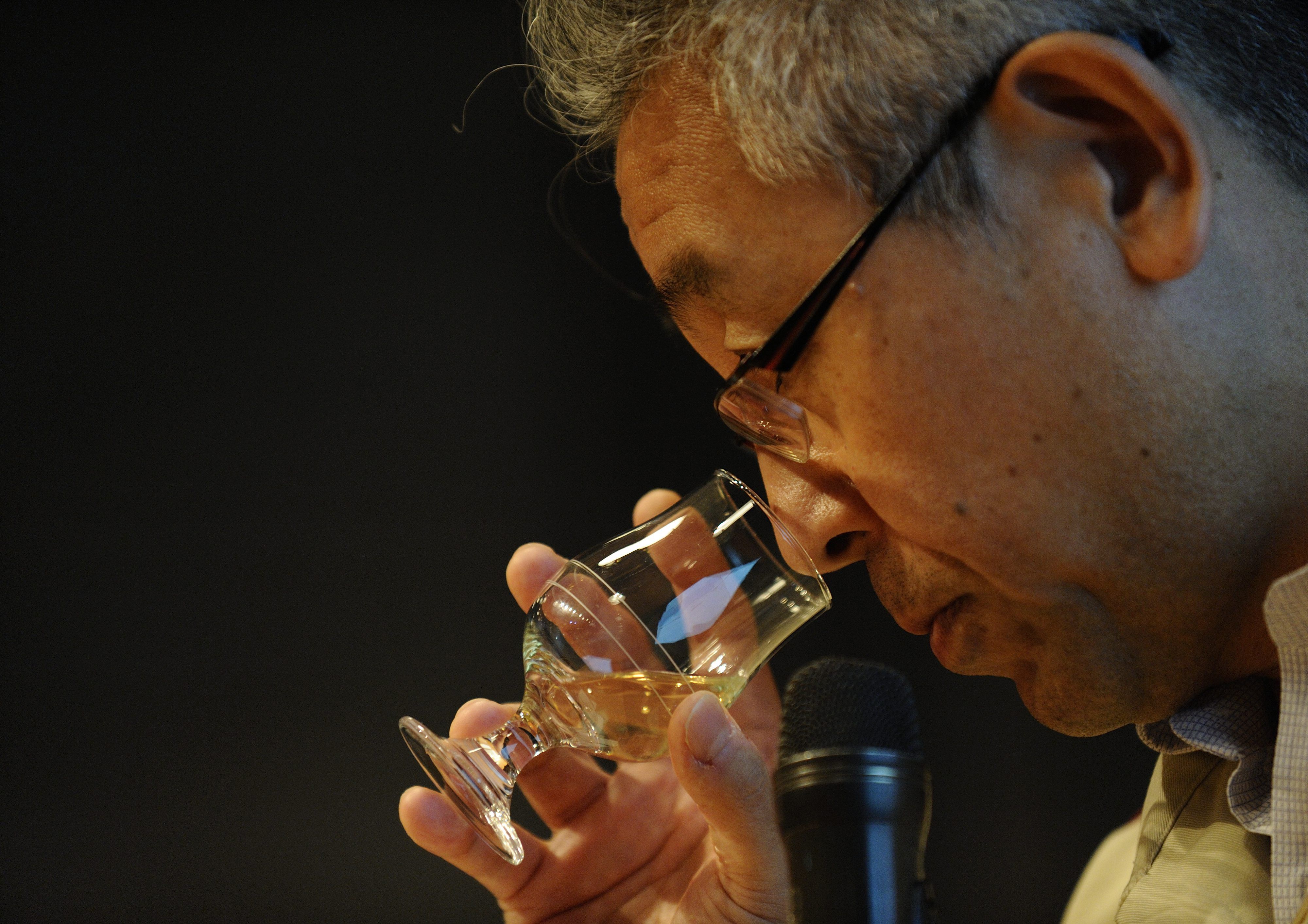Japanese brewer Suntory to hold off investing in China amid trade war
