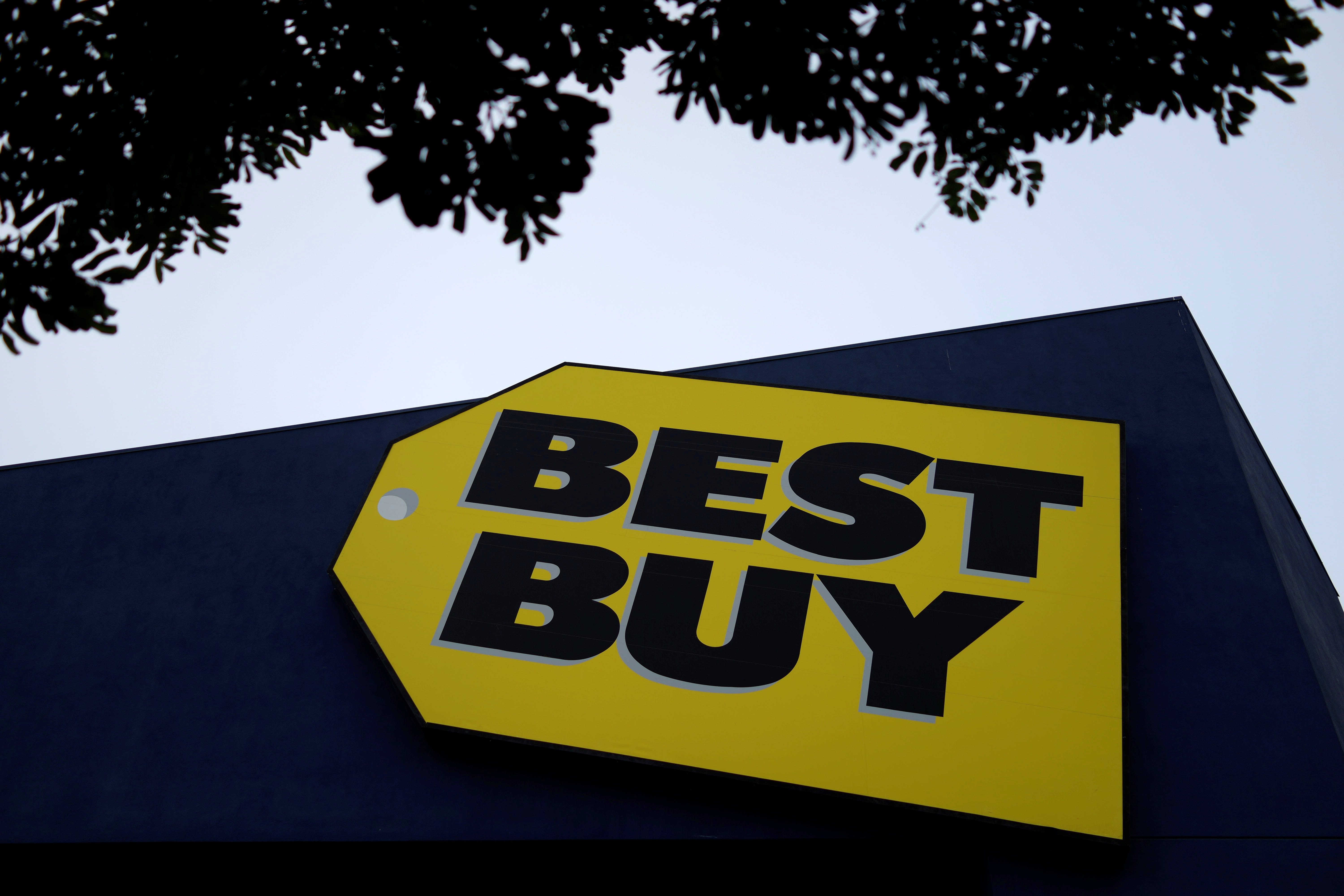 Best Buy shares fall after reporting second-quarter revenue and same-store sales misses