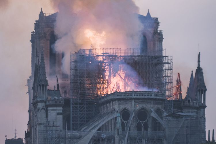 It’s official: the new Notre Dame will look like the old Notre Dame