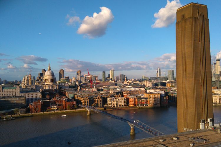 Lawyers for teenager accused of throwing boy from tenth-floor of Tate Modern seek psychiatric reports