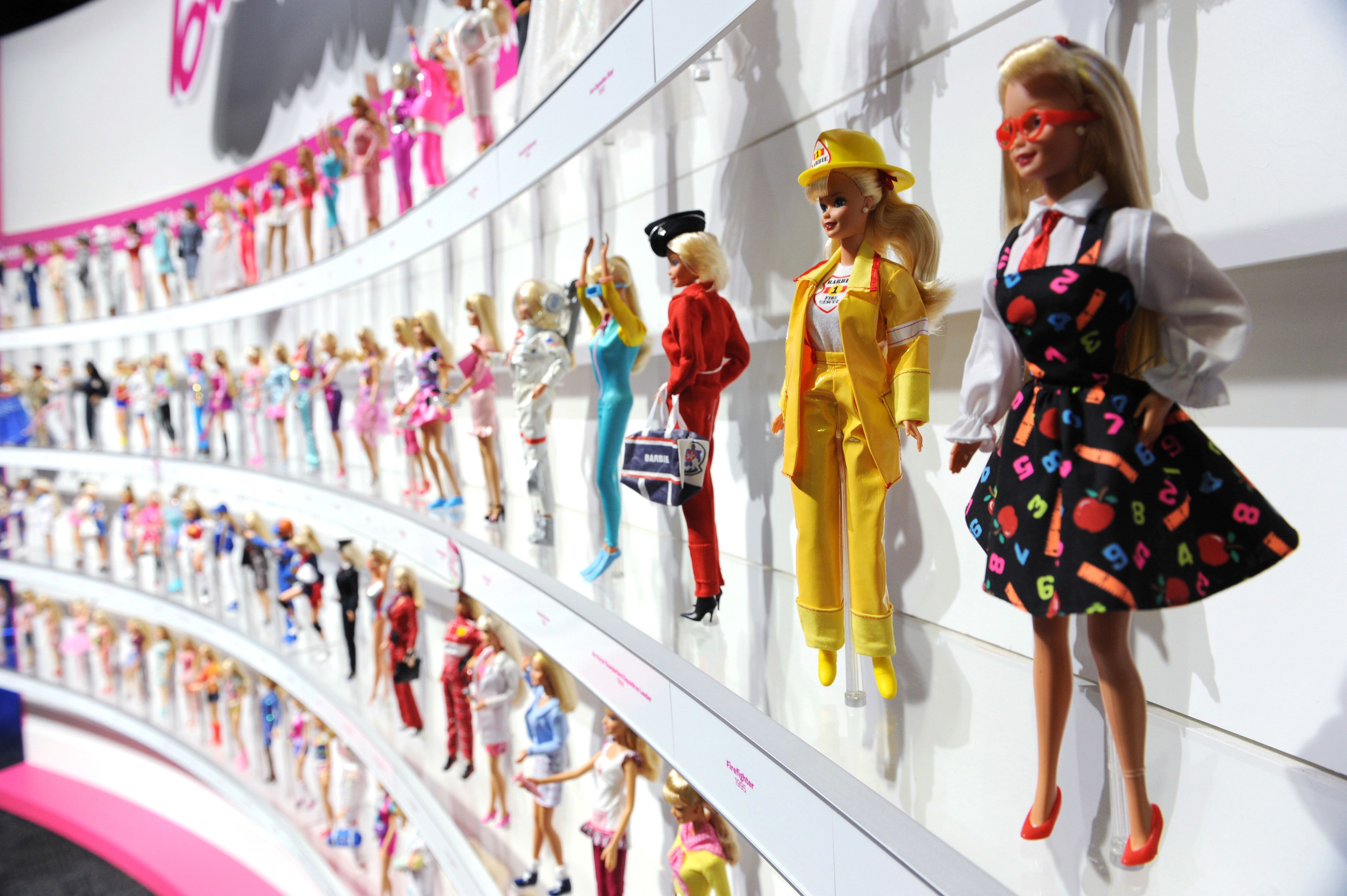 Barbie collections. Барби Маттель. Кукла Барби фирмы Маттел. Куклы Barbie Mattel 2022. Барби производитель Маттел.