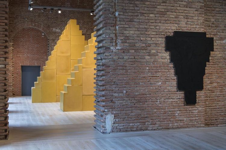 Unfinished quarters of a Bavarian palace create a striking backdrop for contemporary art