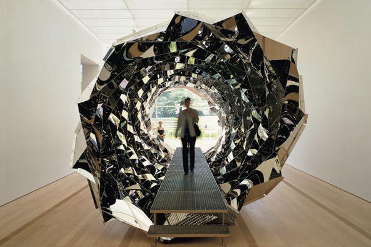 Wheelchair user blasts Olafur Eliasson show at Tate Modern over rampless work