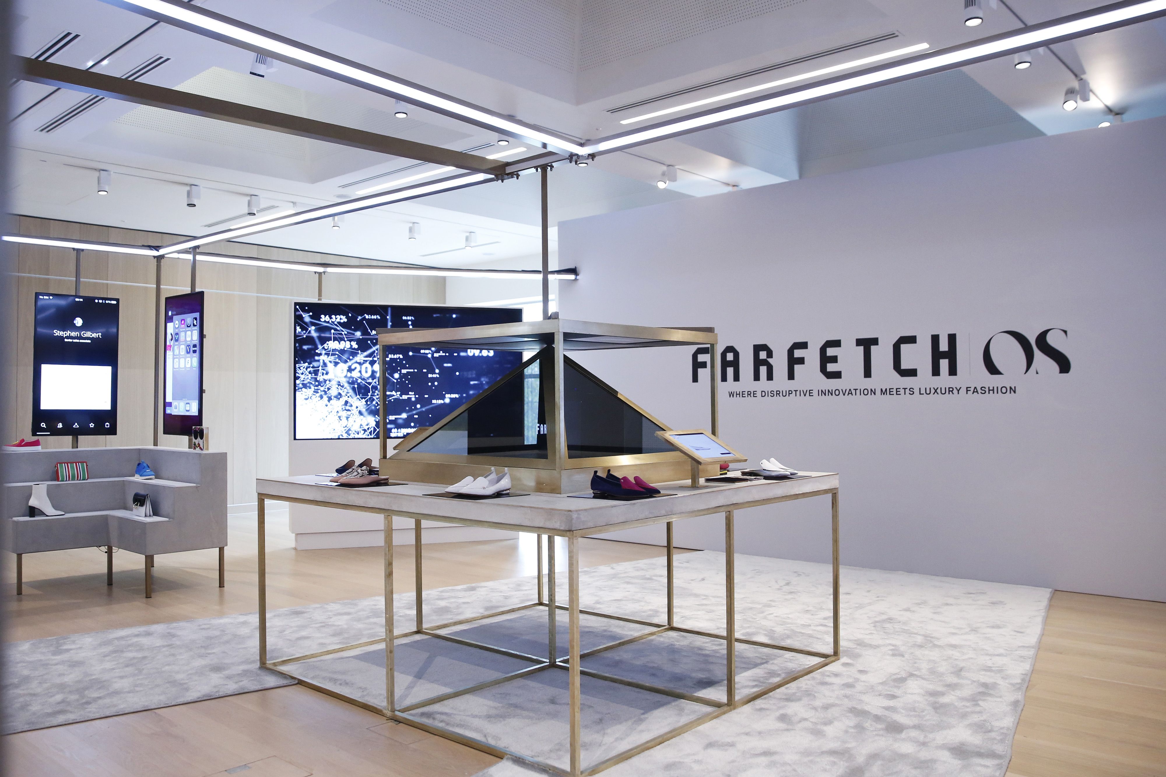Why Farfetch's stock cratered despite acquisition of a megabrand