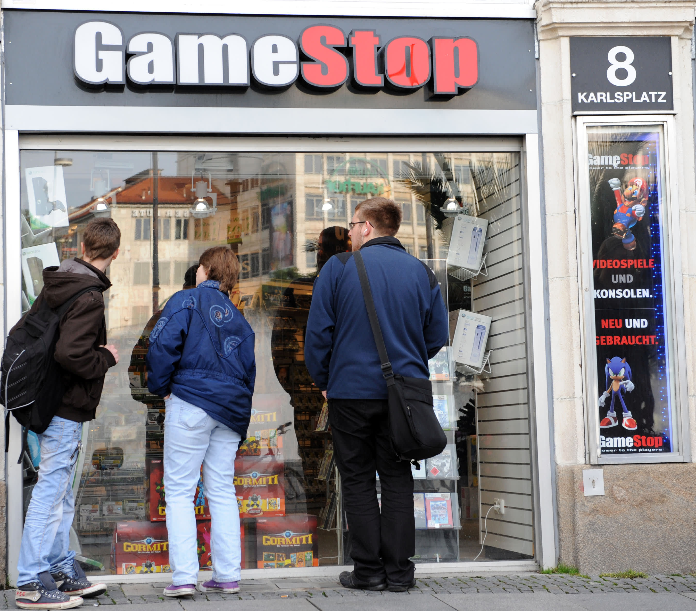 Game Stop shares fall after second-quarter profit and revenue miss