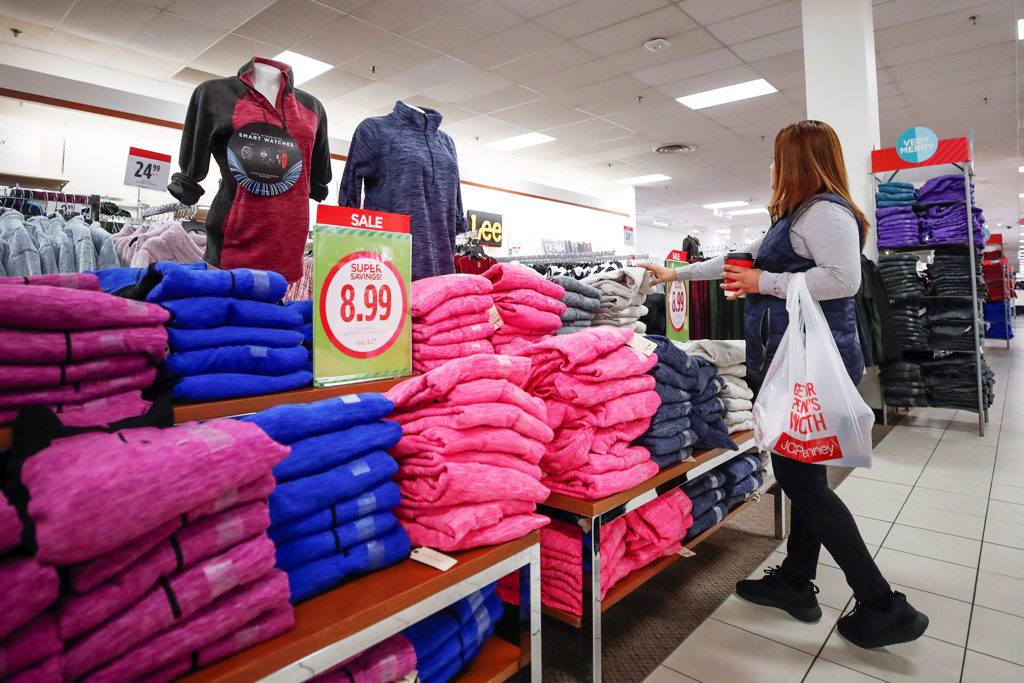 JC Penney prepping for debt talks ahead of the holiday season, Bloomberg says