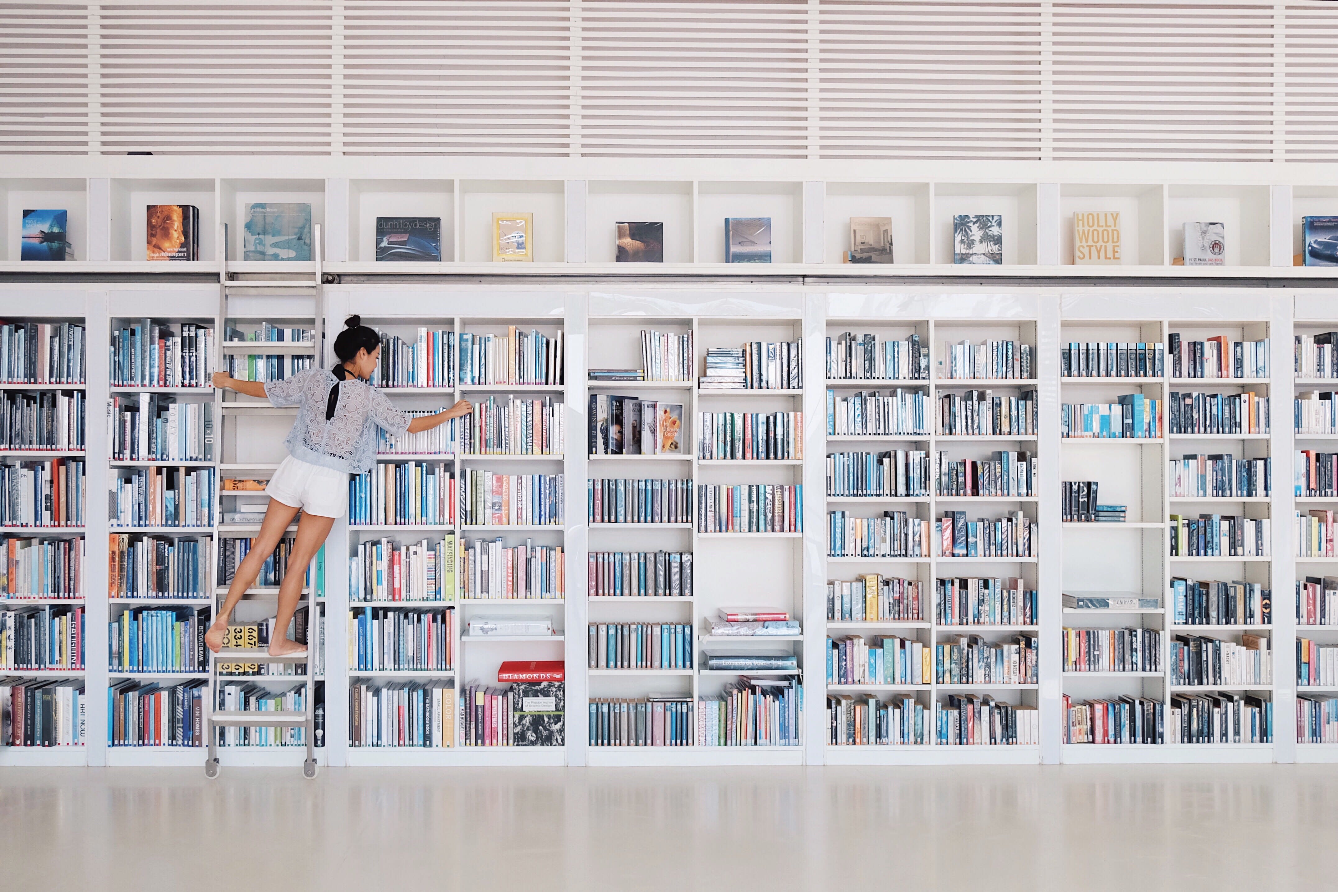 Physical books still outsell e-books — and here's why