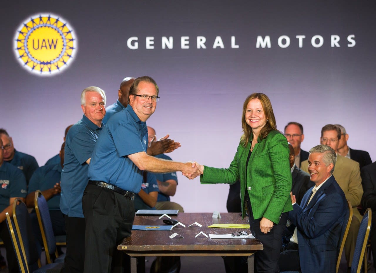 Trump urges General Motors, auto union to 'make a deal' as workers prepare to go on strike