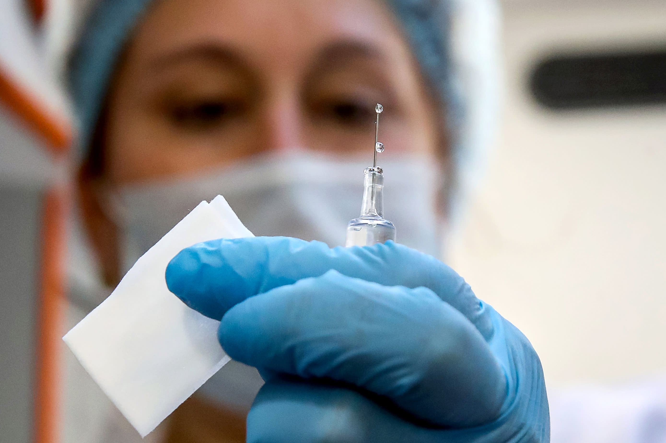 Russian coronavirus vaccine shows no serious side effects: Lancet study