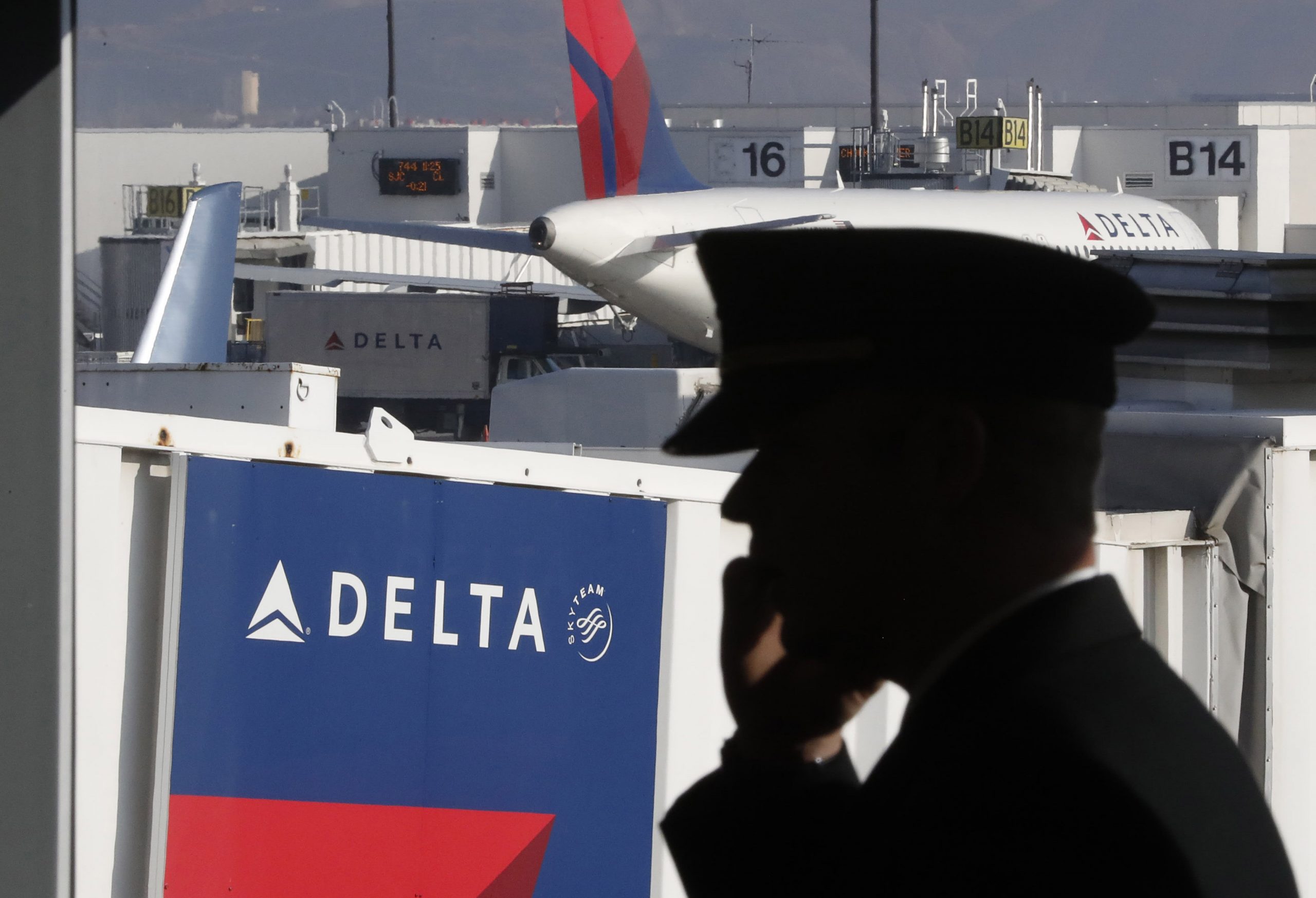 Delta and pilot union reach preliminary deal to avoid furloughs until 2022