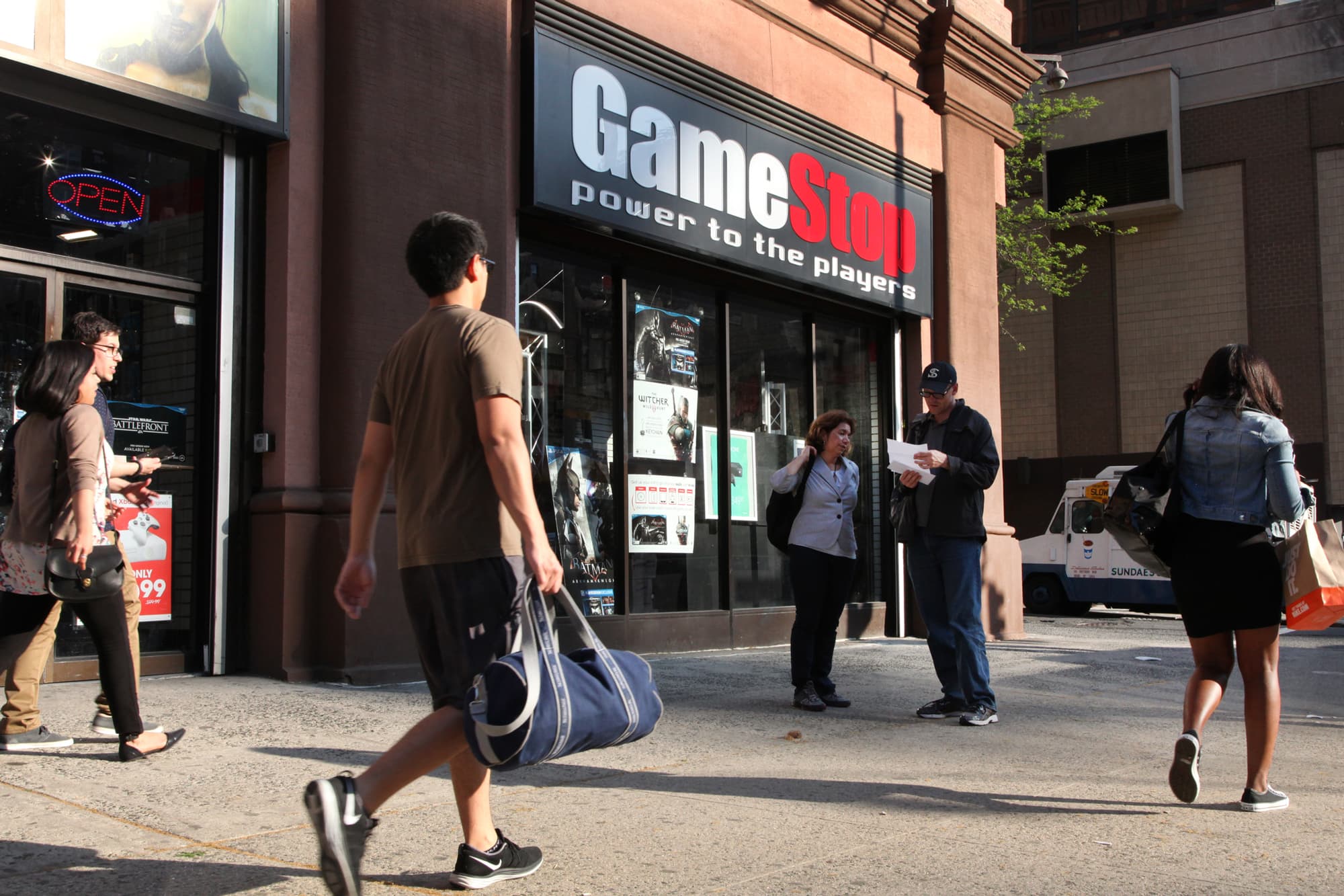 GameStop names former Amazon execs Matt Furlong, Mike Recupero as its new CEO, CFO