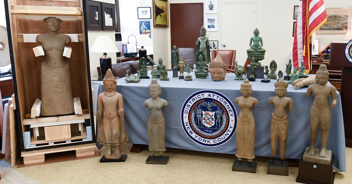 New York investigators hand over 27 smuggled art objects valued at $3.8m to Cambodia