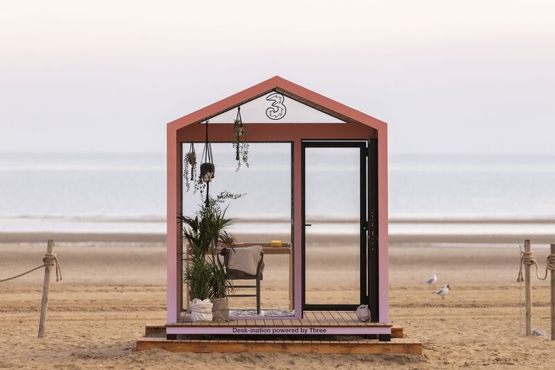 5G Beach Workspaces