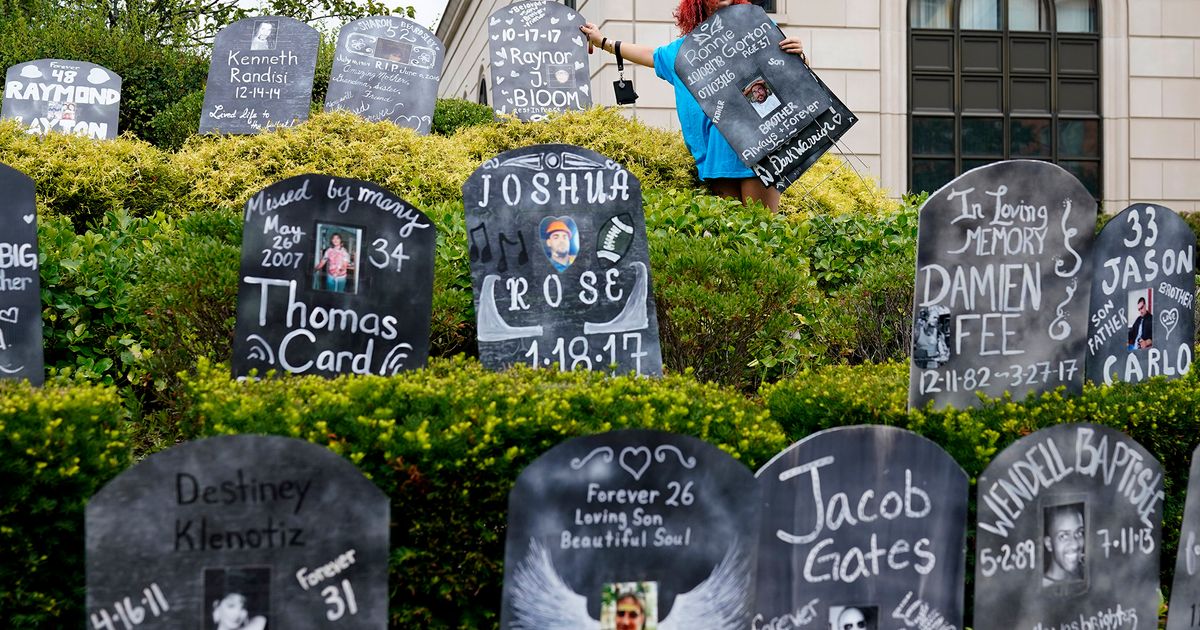 Activists including the artist Nan Goldin protest bankruptcy settlement shielding the Sackler family from prosecution