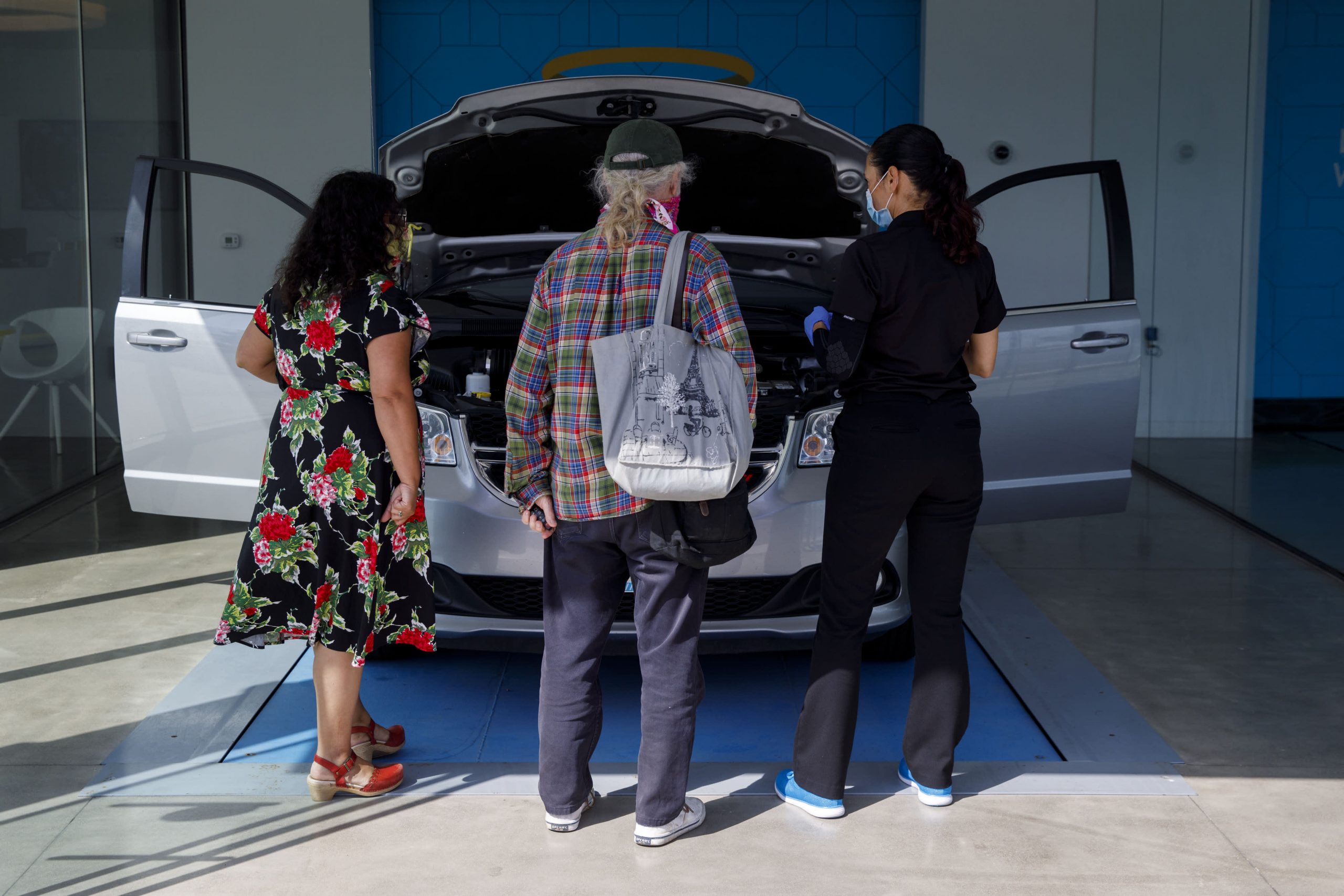 Used car prices to stay high until automakers can fix production issues: Carvana CEO